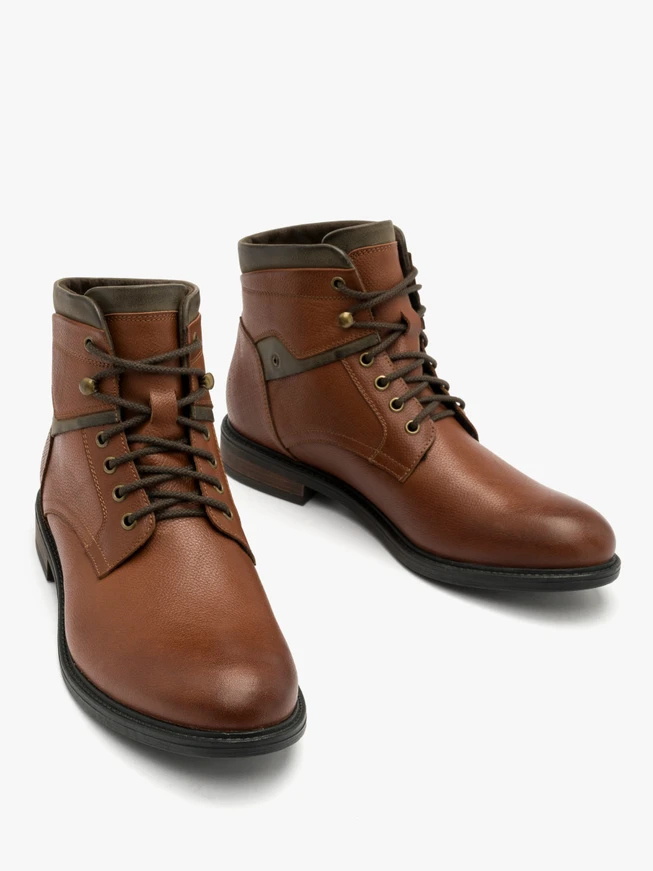 Braune Herrenstiefel