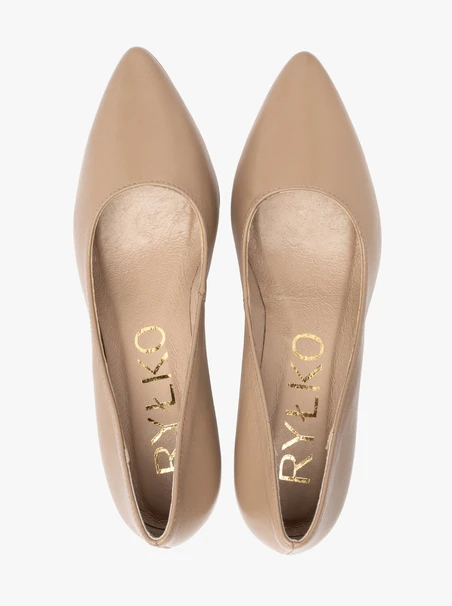 Klassische beige Stiletto-Pumps