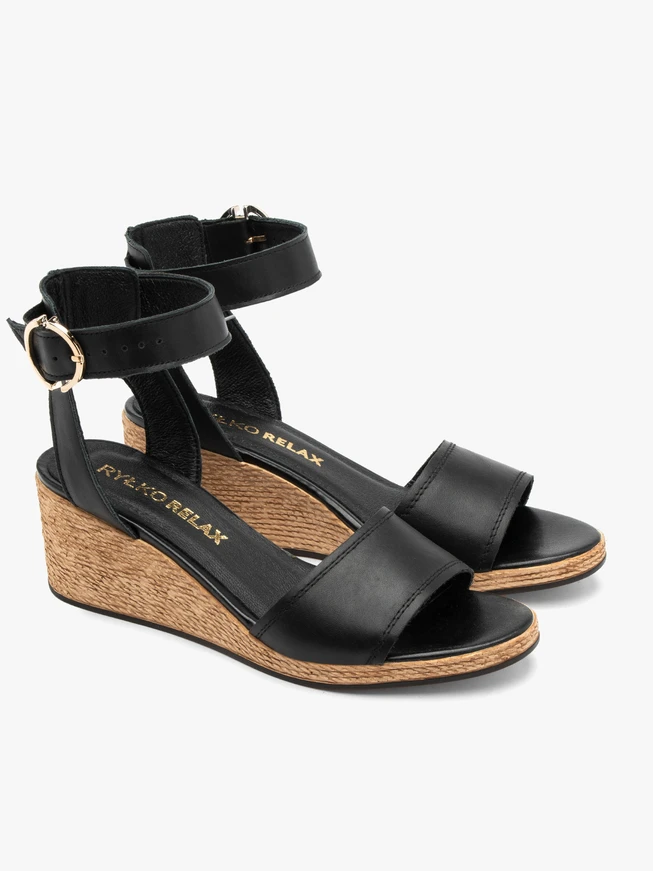 Black women’s sandals with rope-wrapped heel