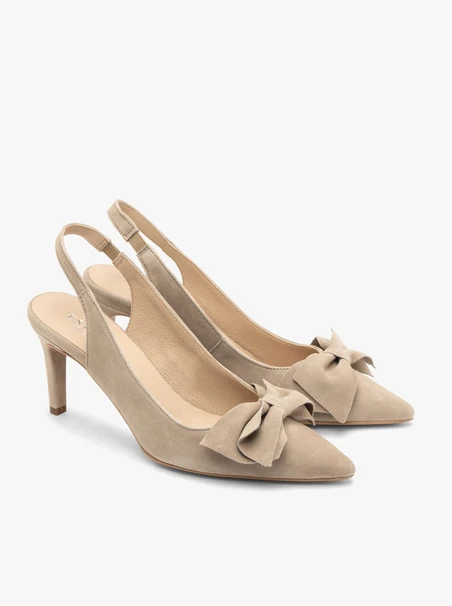 Beige slingback pumps with bow