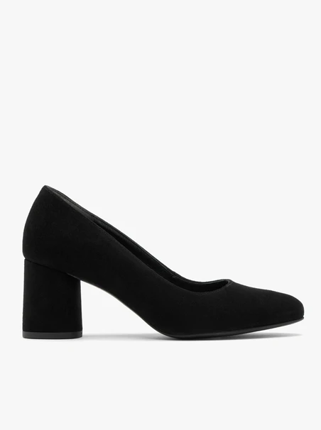 Black suede women’s pumps