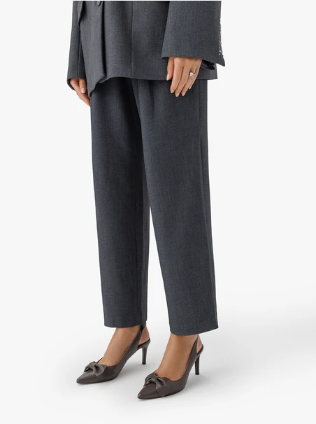 Szare czółenka slingback z kokardą