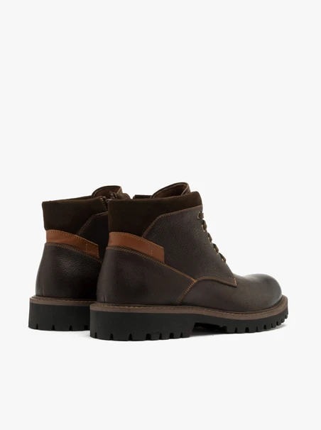 Dark brown men’s boots with lightweight sole