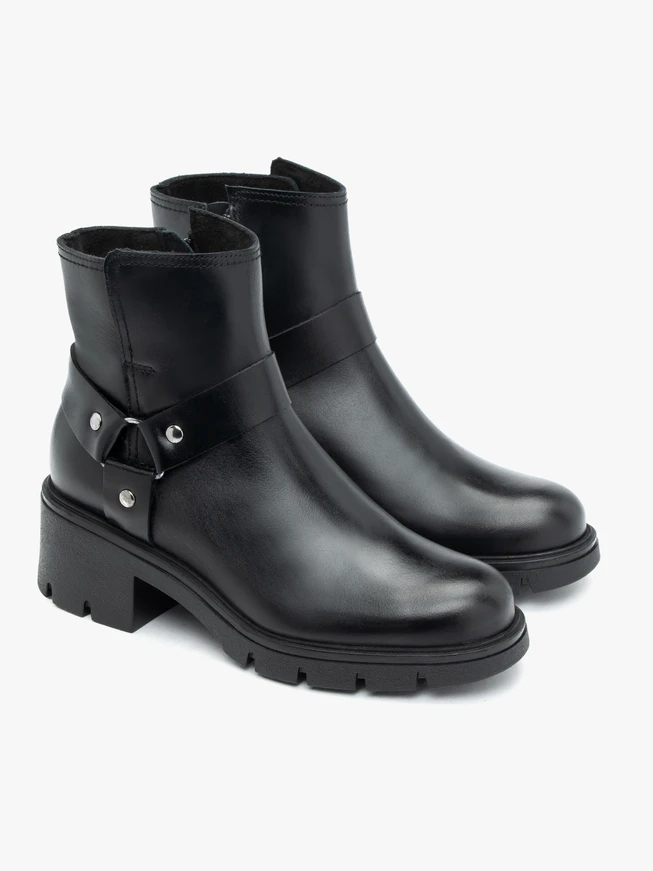 Schwarze Biker-Stiefel aus genarbtem Leder