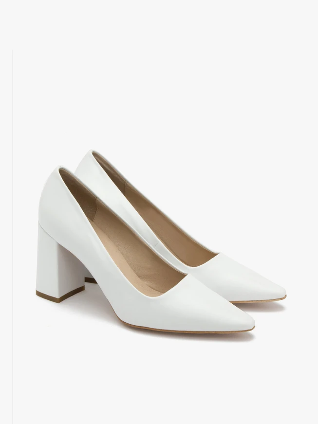 Weiße Stiletto-Pumps