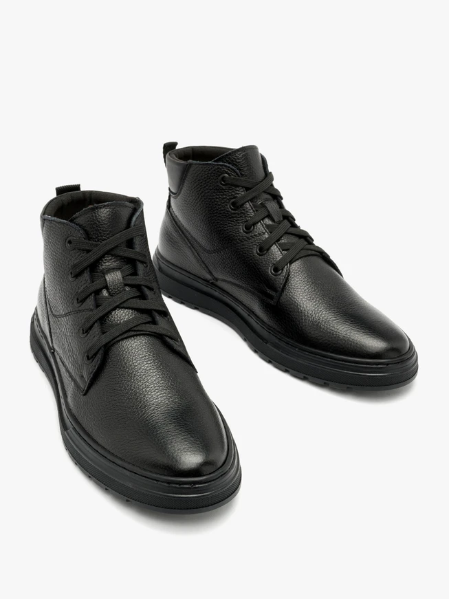 Schwarzer Herrensneaker