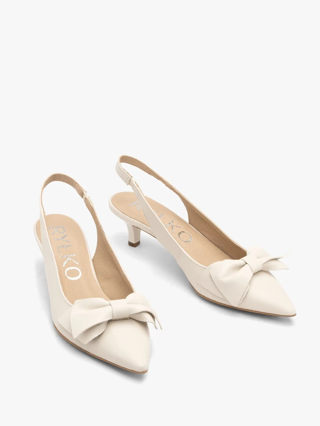 Cremefarbene Damen-Slingback-Pumps auf Entenschnabel
