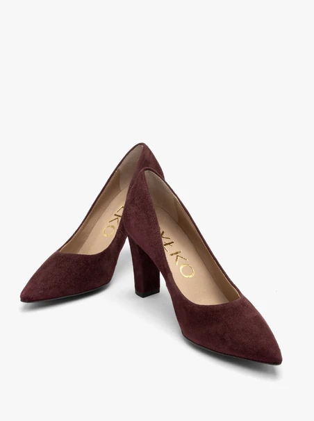 Kastanienbraune Pumps mit klobigem Stilettoabsatz