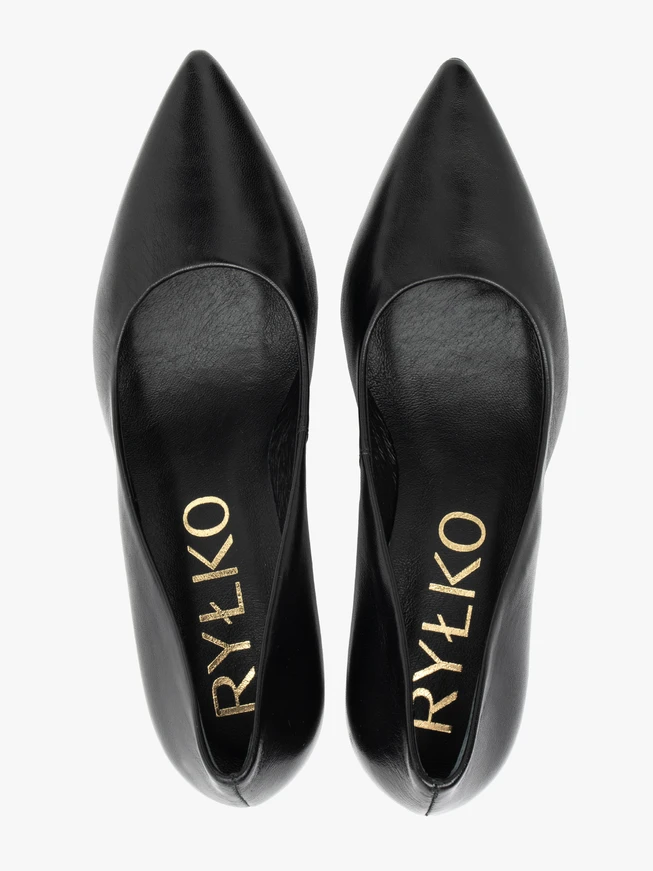 Schwarze Pumps mit klassischem Absatz
