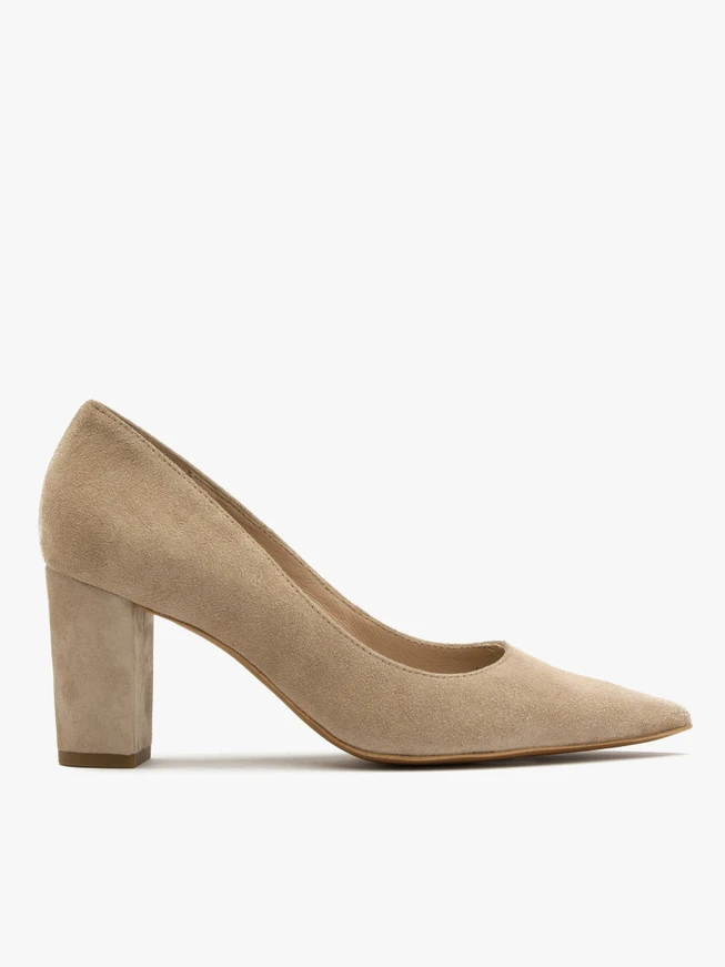 Beigefarbene Pumps mit Stilettoabsatz