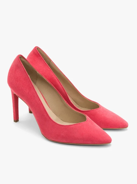 Pink pumps with decorative neckline