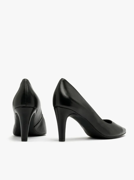 Stiletto pumps