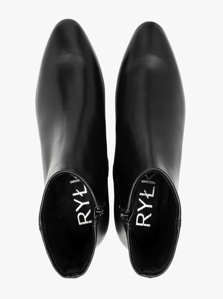 Schwarz genarbte Lederstiefel