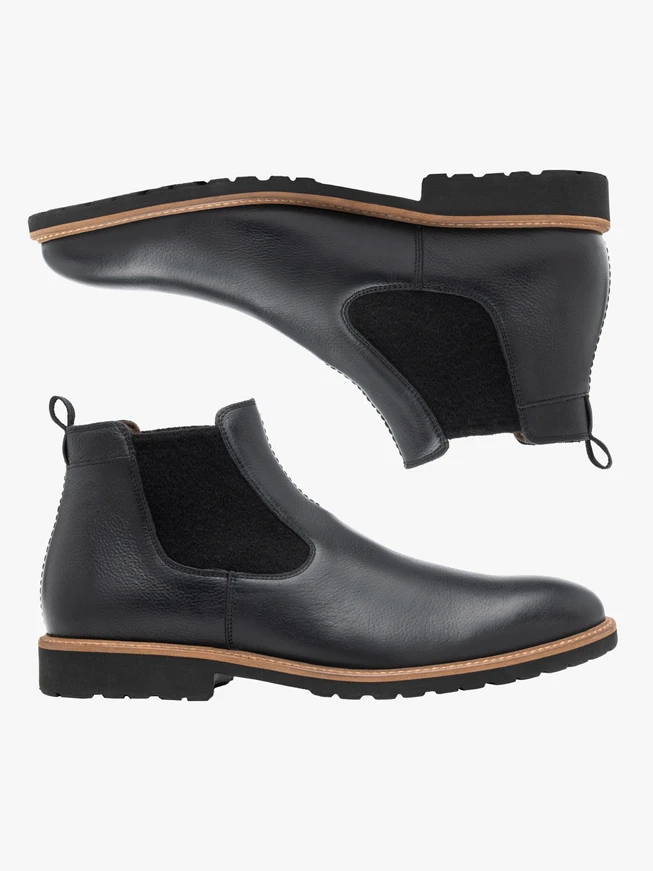 Schwarze Herren-Sablets mit dekorativer Sohle