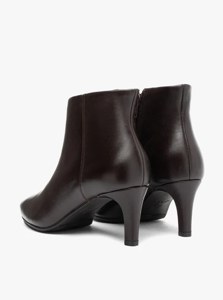 Kastanienbraune Stiletto-Stiefel