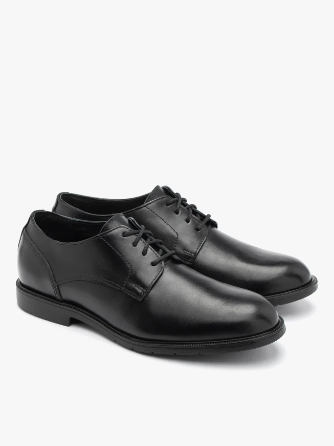 Black men’s shoes with lightweight sole