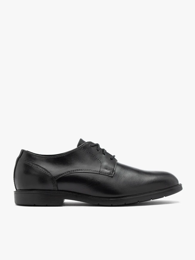 Black men’s shoes with lightweight sole