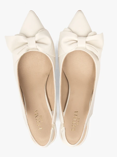 Kremowe czółenka damskie bez pięty slingback z kokardą