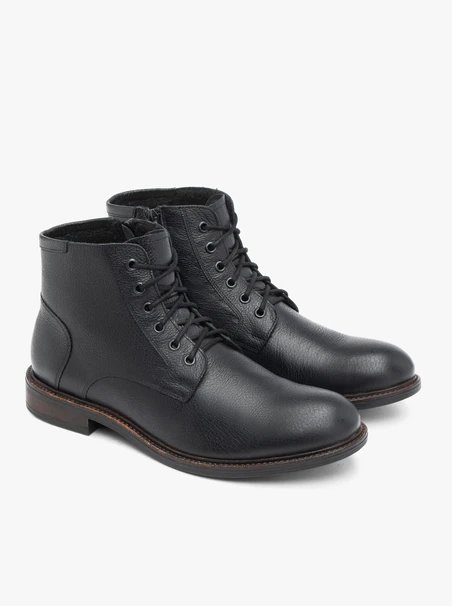 Black men’s lace-up boots