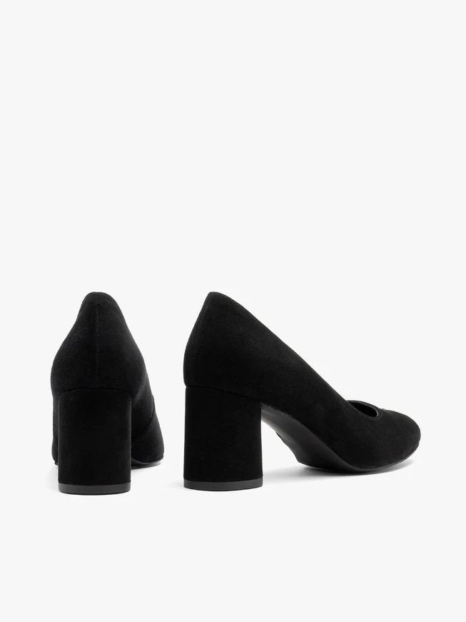 Black suede women’s pumps