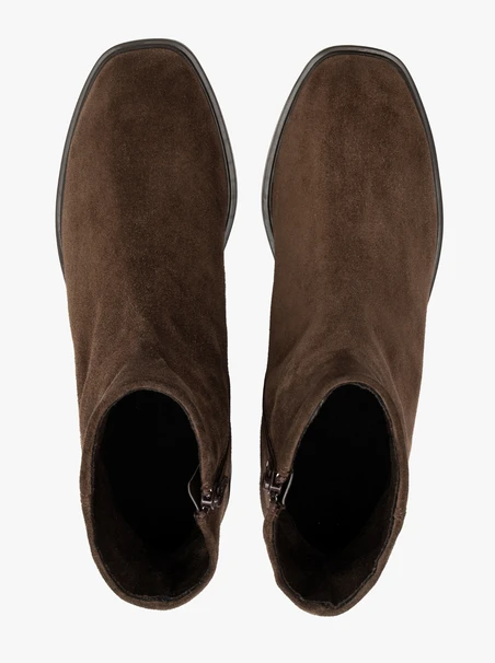 Dunkelbraune klassische Velourslederstiefel