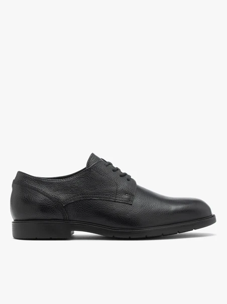 Black lightweight men’s shoe