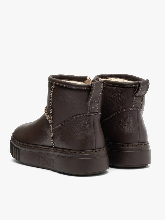 Isolierte Schneestiefel aus braunem Leder