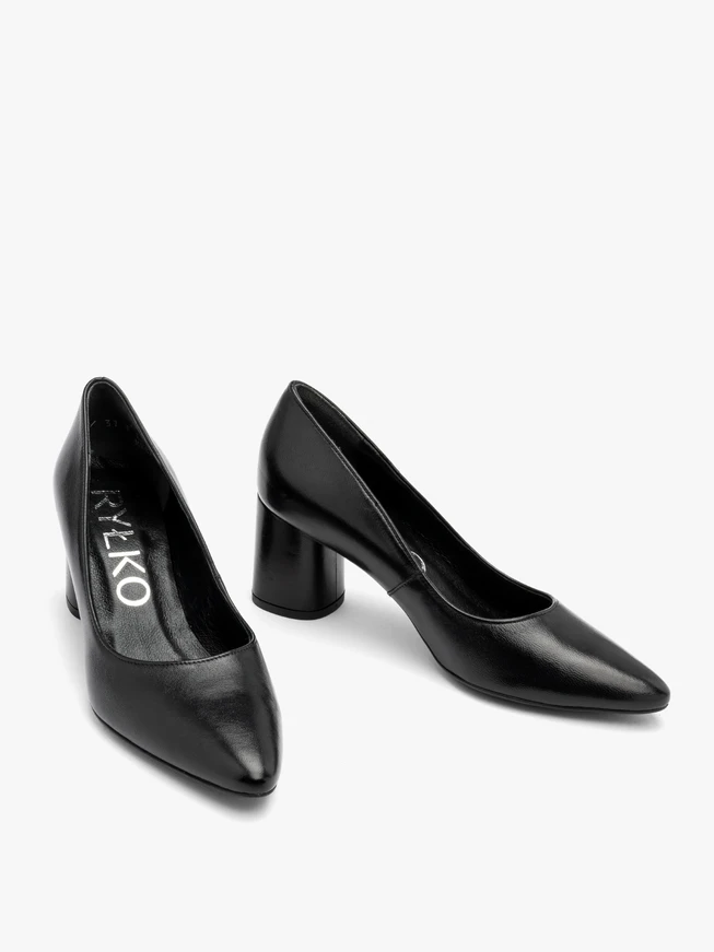 Schwarze Pumps mit runder Fußspitze