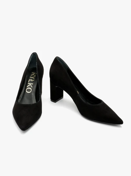 Black velour post pumps