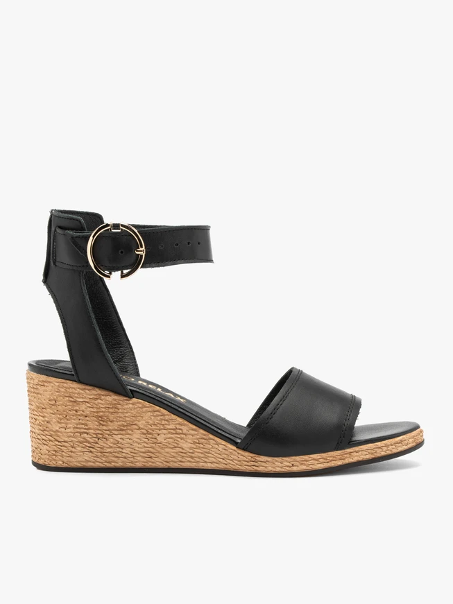 Black women’s sandals with rope-wrapped heel