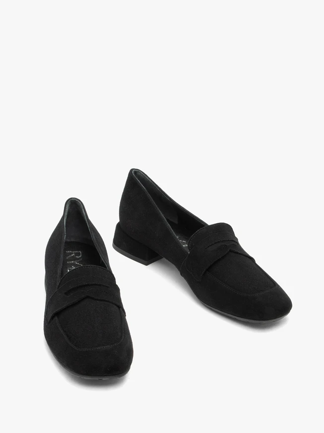 Schwarze klassische Mokassins aus Veloursleder
