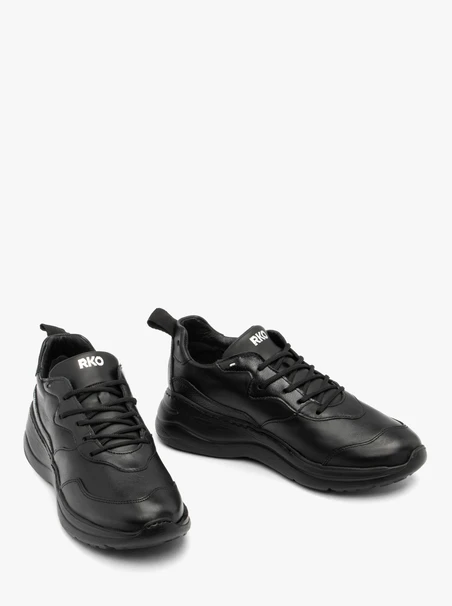 Czarne sneakersy ze skóry licowej