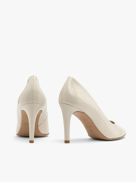 Patent stiletto pumps
