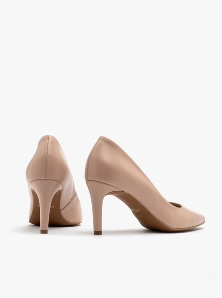 Classic beige heeled pumps