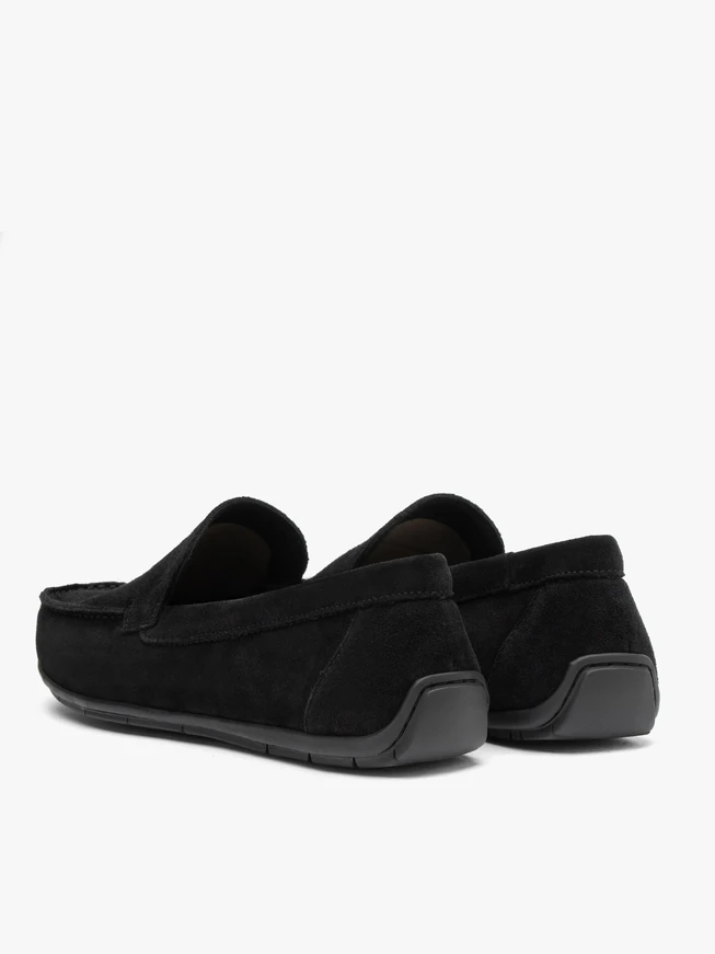 Veloursmokassins im lässigen Stil