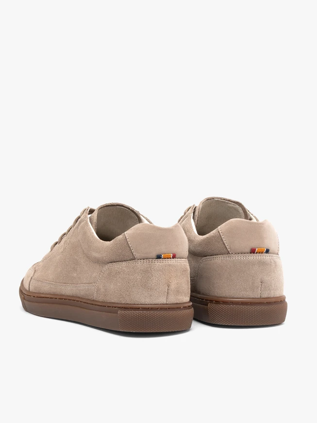 Beige Sporthalbschuhe