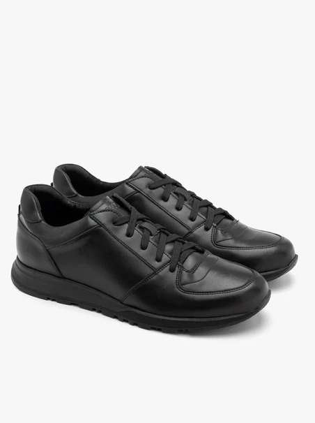 Schwarze Sportschuhe für Männer