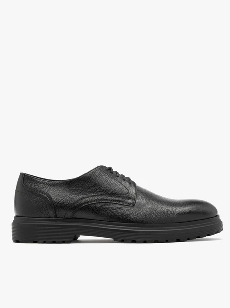 Schwarze Halbschuhe für Männer mit hellem Boden