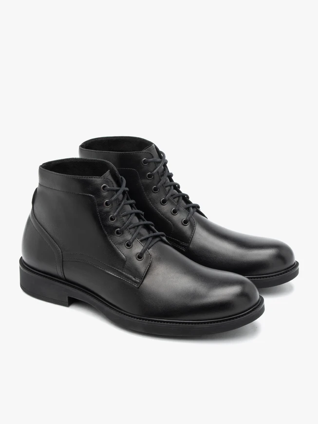 Men’s black boots