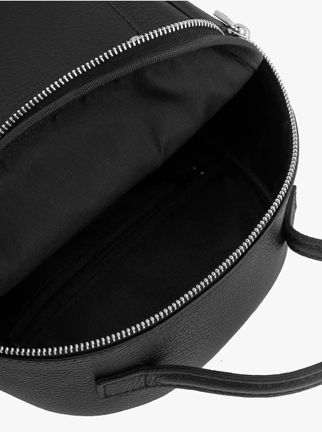 Schwarzer Rucksack aus genarbtem Leder