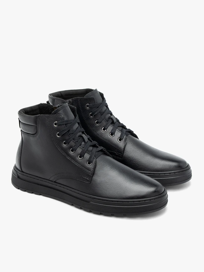 Schwarze klassische Stiefel