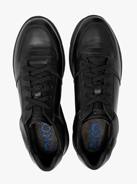 Schwarze Sportschuhe für Männer