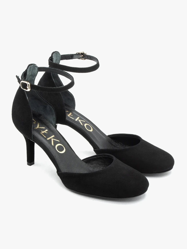 Schwarze Riemchenpumps aus Veloursleder
