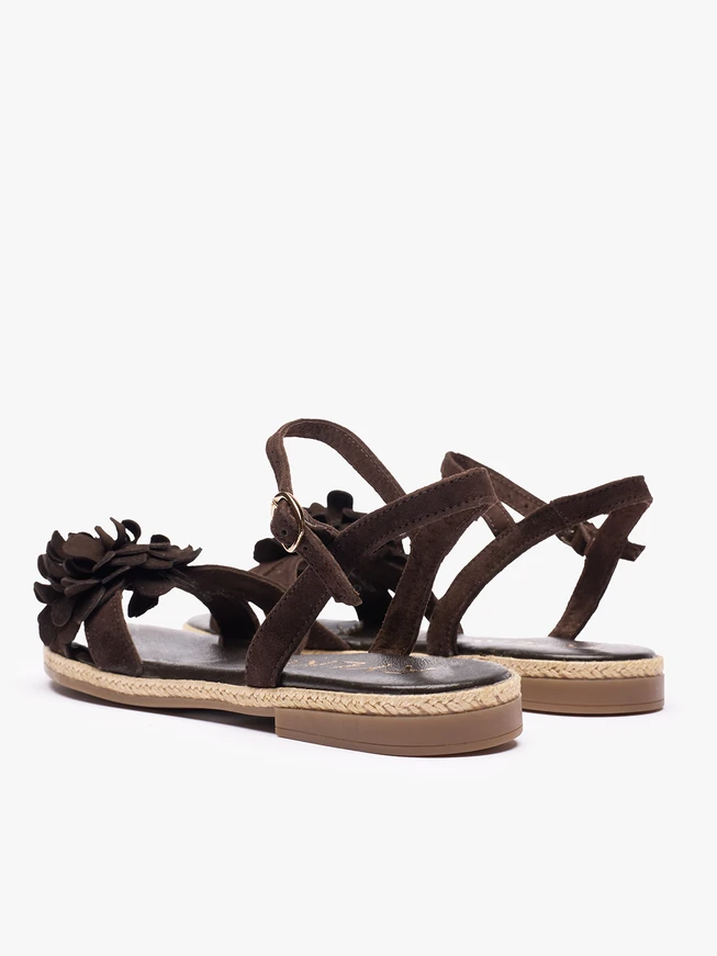 Dunkelbraune geblümte Sandalen