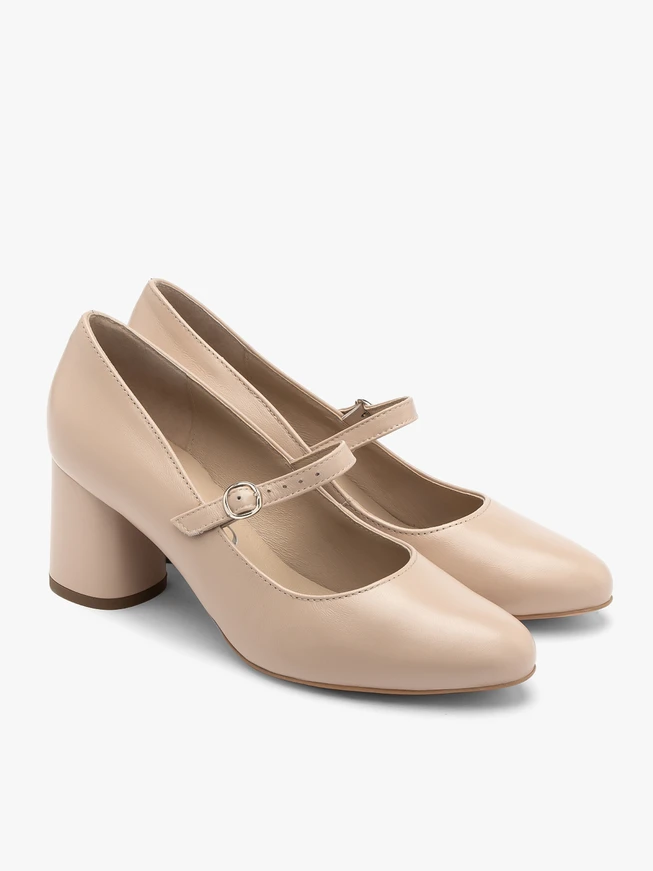 Beige pump with decorative strap