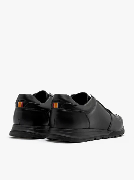 Schwarze Sportschuhe für Männer