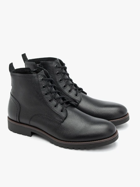Men’s warm black boots