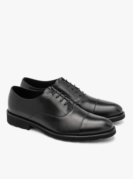 Black lightweight men’s shoes