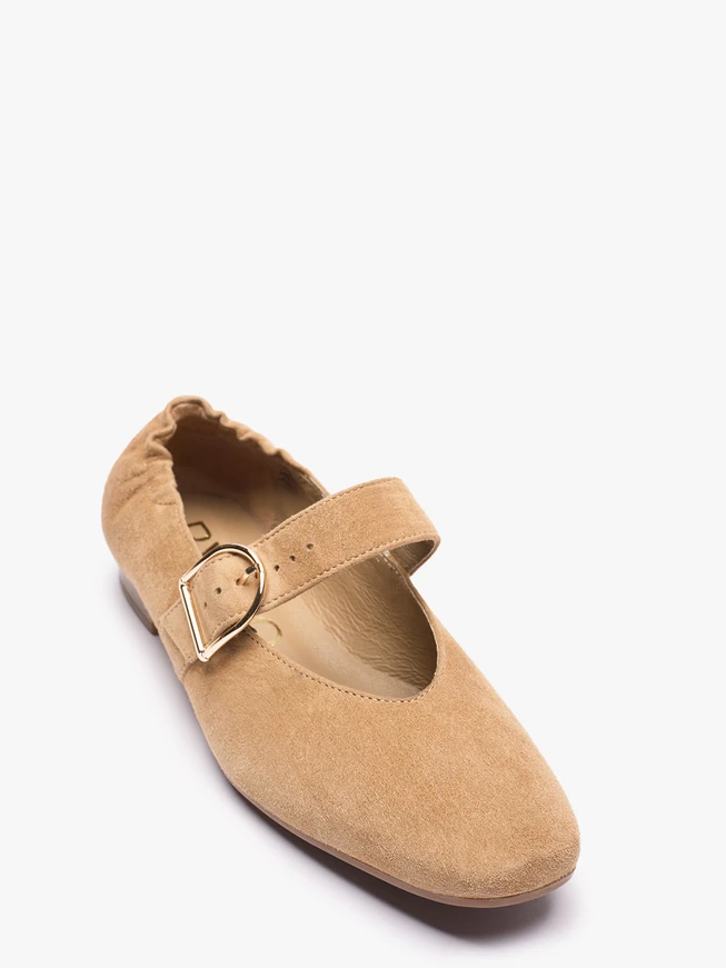 Beigefarbene Mary Jane Ballerinas