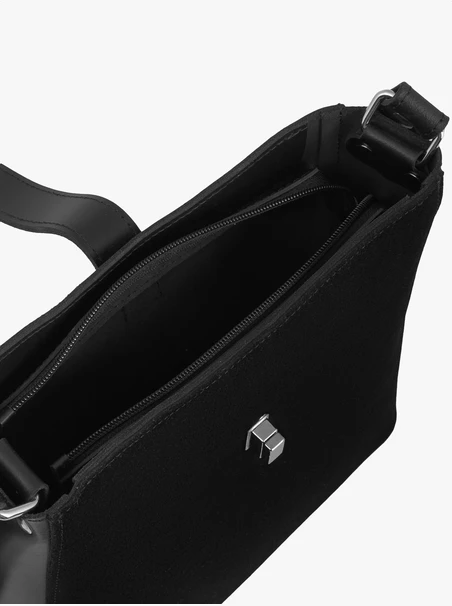 Black women’s handbag